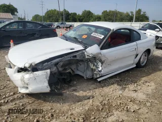 1995 Ford Mustang with VIN 1FALP4046SF222597, listed as a Copart auction lot 68435454 with 44,186 mi miles and Salvage Title. Bid and sale history available at carsss.com. Image 1.