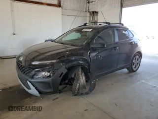 2023 Hyundai Kona SEL с VIN KM8K3CAB1PU024940, выставлен на аукционе Copart как лот 54153725 с пробегом 70 230 миль миль и Списание • Salvage title. История ставок и продаж доступна на DreamBid. Изображение 1.