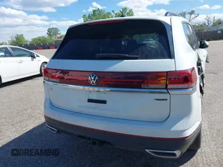 2024 Volkswagen Atlas SE with VIN 1V2HR2CA8RC580455, listed as a IAAI auction lot 42282323 with 13,549 mi miles and . Bid and sale history available at DreamBid. Image 16.