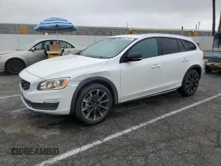 2018 Volvo V60 z VIN YV440MWK0J2043452, wystawiony jako Copart lot #50570435 z przebiegiem 78 126 mil mil oraz Szkoda całkowita • Salvage title. Historia ofert i sprzedaży dostępna na DreamBid. Obrazek 1.