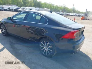 2018 Volvo S60 Inscription z VIN LYV402HK9JB167612, wystawiony jako IAAI lot #42076803 z przebiegiem 67 153 mil mil oraz . Historia ofert i sprzedaży dostępna na DreamBid. Obrazek 3.