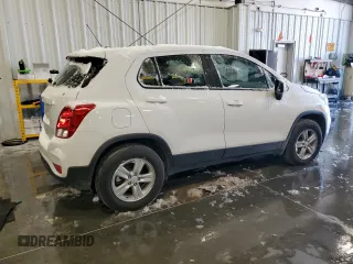 2020 Chevrolet Trax LS with VIN KL7CJNSB9LB067238, listed as a Copart auction lot 41627105 with 38,831 mi miles and Salvage Title. Bid and sale history available at carsss.com. Image 3.