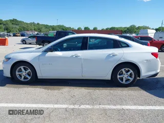 2016 Chevrolet Malibu LS z VIN 1G1ZB5ST5GF243762, wystawiony jako IAAI lot #42322879 z przebiegiem 172 926 mil mil oraz . Historia ofert i sprzedaży dostępna na DreamBid. Obrazek 14.