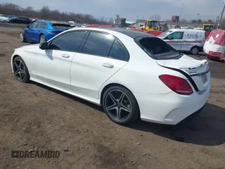 2016 Mercedes-Benz C 450 AMG z VIN 55SWF6EB9GU109668, wystawiony jako IAAI lot #41833350 z przebiegiem 104 567 mil mil oraz . Historia ofert i sprzedaży dostępna na DreamBid. Obrazek 3.