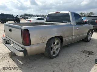 2000 Chevrolet Silverado 1500 with VIN 1GCEC14W8YZ154318, listed as a Copart auction lot 44401375 with 222,405 mi miles and Salvage Title. Bid and sale history available at carsss.com. Image 3.