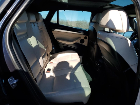2014 BMW X6 50i with VIN 5UXFG8C58EL593140, listed as a Copart auction lot 48491385 with 174,983 mi miles and Clean Title. Bid and sale history available at carsss.com. Image 11.