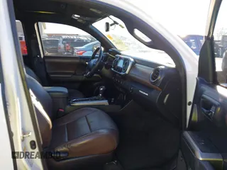 2016 Toyota Tacoma Limited with VIN 5TFEZ5CN4GX009513, listed as a IAAI auction lot 41363058 with 108,382 mi miles and . Bid and sale history available at DreamBid. Image 5.