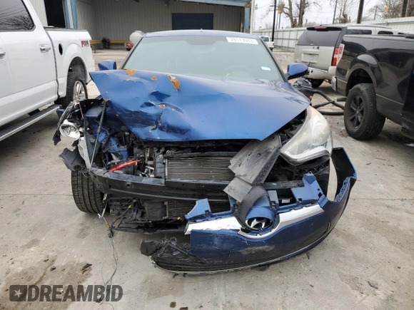 2016 Hyundai Veloster with VIN KMHTC6AD7GU283374, listed as a Copart auction lot 39113943 with 86,274 mi miles. Bid and sale history available at carsss.com. Image 5.