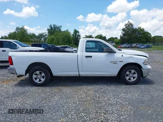 2019 Ram 1500 Tradesman z VIN 3C6JR6DT4KG561518, wystawiony jako IAAI lot #42726625 z przebiegiem 161 859 mil mil oraz . Historia ofert i sprzedaży dostępna na DreamBid. Obrazek 13.