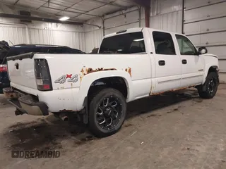 2006 Chevrolet Silverado 1500HD LT1 with VIN 1GCGK13U76F242626, listed as a IAAI auction lot 40786885 with 171,077 mi miles and . Bid and sale history available at DreamBid. Image 4.