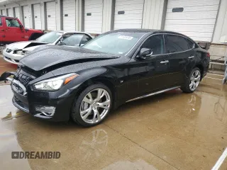 2018 Infiniti Q70 Luxe z VIN JN1BY1PR6JM370006, wystawiony jako Copart lot #51605895 z przebiegiem 74 948 mil mil oraz Szkoda całkowita • Salvage title. Historia ofert i sprzedaży dostępna na DreamBid. Obrazek 1.