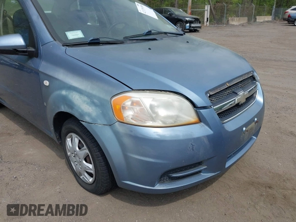 2007 Chevrolet Aveo LS z VIN KL1TD56657B179393, wystawiony jako IAAI lot #42135698 z przebiegiem 127 126 mil mil oraz . Historia ofert i sprzedaży dostępna na DreamBid. Obrazek 6.