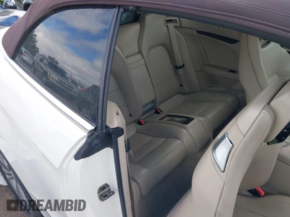 2014 Mercedes-Benz E-Class E 350 with VIN WDDKK5KF9EF241907, listed as a IAAI auction lot 42016399 with 84,650 mi miles. Bid and sale history available at carsss.com. Image 8.
