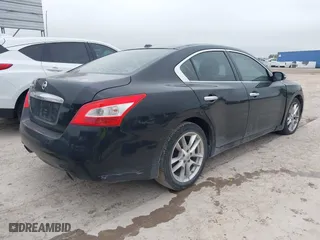 2009 Nissan Maxima 3.5 S with VIN 1N4AA51E89C831062, listed as a IAAI auction lot 41923084 with 176,709 mi miles. Bid and sale history available at carsss.com. Image 4.