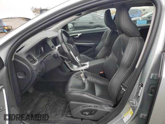 2018 Volvo V60 Dynamic with VIN YV140MEL7J2383656, listed as a Copart auction lot 81124364 with 28,743 mi miles and Salvage Title. Bid and sale history available at carsss.com. Image 7.