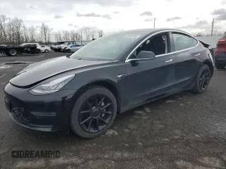 2019 Tesla Model 3 Mid Range with VIN 5YJ3E1EA8KF394910, listed as a Copart auction lot 46902265 with 31,772 mi miles and Salvage Title. Bid and sale history available at DreamBid. Image 1.