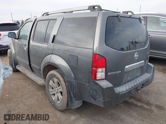 2005 Nissan Pathfinder SE with VIN 5N1AR18U05C707611, listed as a IAAI auction lot 41413932 with 260,777 mi miles. Bid and sale history available at carsss.com. Image 3.