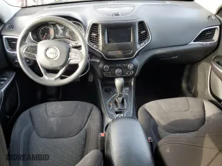 2020 Jeep Cherokee Latitude with VIN 1C4PJLCB5LD586430, listed as a Copart auction lot 47917425 with 132,981 mi miles and Salvage Title. Bid and sale history available at carsss.com. Image 8.