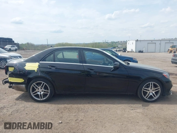 2014 Mercedes-Benz E 350 Luxury with VIN WDDHF8JB4EB029082, listed as a IAAI auction lot 42127782 with 147,193 mi miles and . Bid and sale history available at DreamBid. Image 12.