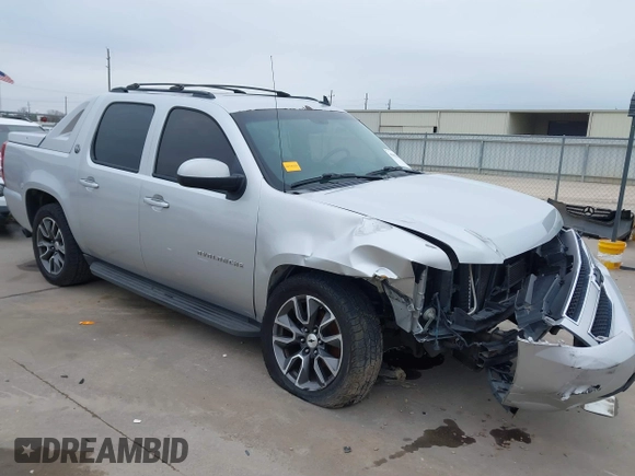 2013 Chevrolet Avalanche LT with VIN 3GNMCFE04DG162646, listed as a IAAI auction lot 41591896 with 151,541 mi miles and . Bid and sale history available at DreamBid. Image 1.