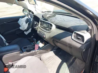 2017 Kia Sorento LX with VIN 5XYPGDA33HG215811, listed as a IAAI auction lot 41911945 with 74,660 mi miles. Bid and sale history available at carsss.com. Image 5.