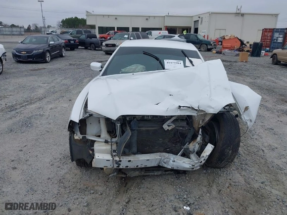 2014 Dodge Charger SXT with VIN 2C3CDXHG8EH369188, listed as a IAAI auction lot 41475984 with 181,513 mi miles. Bid and sale history available at carsss.com. Image 13.