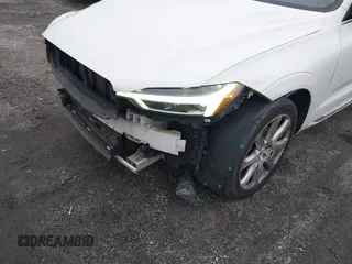 2018 Volvo XC60 Inscription with VIN YV4102RL6J1014331, listed as a IAAI auction lot 41559769 with 89,046 mi miles. Bid and sale history available at carsss.com. Image 6.