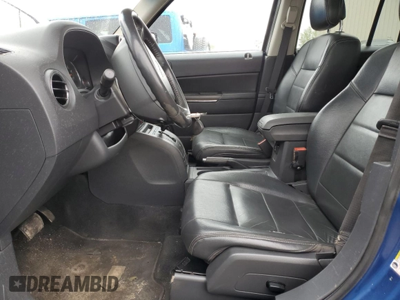 2010 Jeep Patriot Limited z VIN 1J4NF4GB7AD511776, wystawiony jako Copart lot #58195055 z przebiegiem 107 056 mil mil oraz Szkoda całkowita • Salvage title. Historia ofert i sprzedaży dostępna na DreamBid. Obrazek 7.