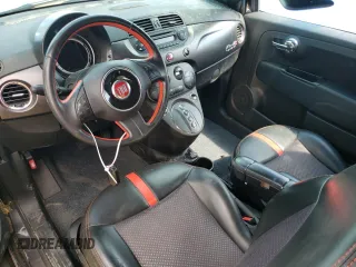 2015 FIAT 500e z VIN 3C3CFFGE4FT503658, wystawiony jako Copart lot #51550215 z przebiegiem 79 727 mil mil oraz Czysty tytuł • Clean title. Historia ofert i sprzedaży dostępna na DreamBid. Obrazek 8.
