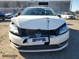 2013 Volkswagen Passat SE with VIN 1VWBP7A3XDC141312, listed as a Copart auction lot 45361805 with 103,070 mi miles and Clean Title. Bid and sale history available at carsss.com. Image 5.