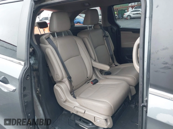 2021 Honda Odyssey Touring with VIN 5FNRL6H86MB001298, listed as a IAAI auction lot 41721738 with 85,680 mi miles. Bid and sale history available at carsss.com. Image 8.