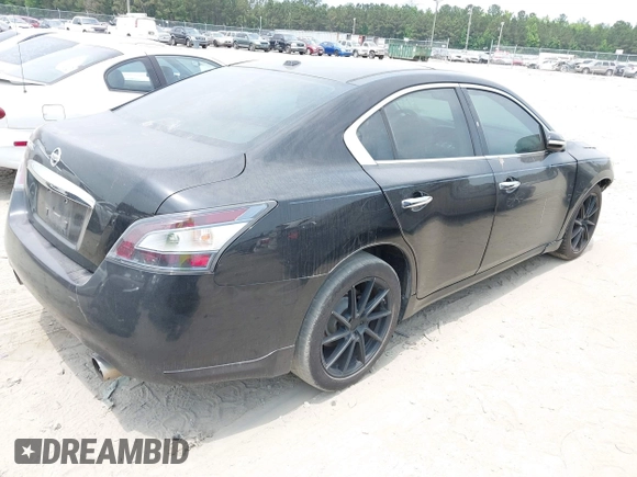 2014 Nissan Maxima SV z VIN 1N4AA5AP1EC468714, wystawiony jako IAAI lot #42202660 z przebiegiem 176 703 mil mil oraz . Historia ofert i sprzedaży dostępna na DreamBid. Obrazek 4.