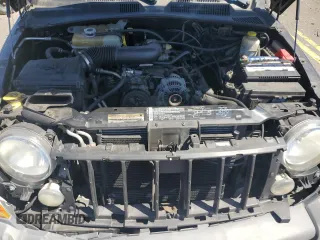 2005 Jeep Liberty Sport with VIN 1J4GL48KX5W602969, listed as a Copart auction lot 53371155 with 134,441 mi miles and Salvage Title. Bid and sale history available at DreamBid. Image 12.