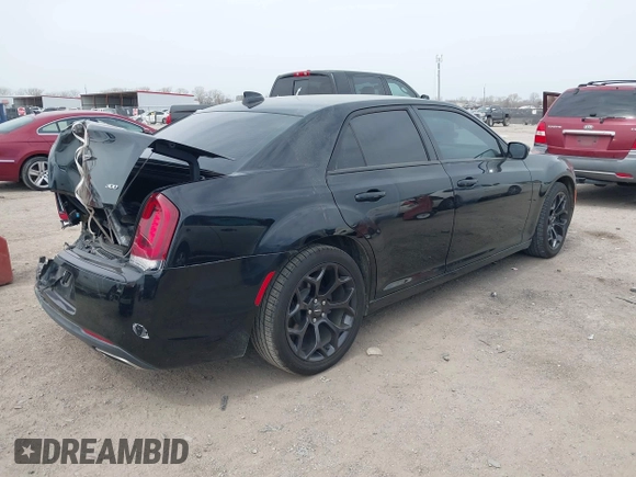 2019 Chrysler 300 Touring with VIN 2C3CCAAG7KH590626, listed as a IAAI auction lot 41769577 with 61,343 mi miles. Bid and sale history available at carsss.com. Image 4.