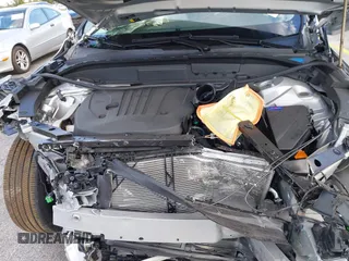 2024 Volvo XC60 Core Dark Theme z VIN YV4L12RK1R1908391, wystawiony jako IAAI lot #41212899 z przebiegiem 9083 mil mil oraz . Historia ofert i sprzedaży dostępna na DreamBid. Obrazek 10.