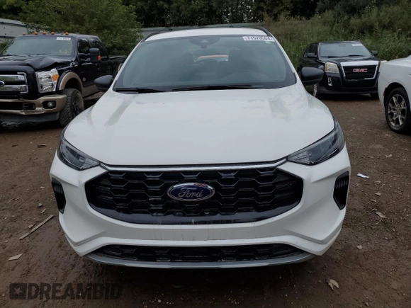 2024 Ford Escape ST-Line with VIN 1FMCU0MZ2RUA47977, listed as a Copart auction lot 71570504 with 1,297 mi miles and Clean Title. Bid and sale history available at DreamBid. Image 5.