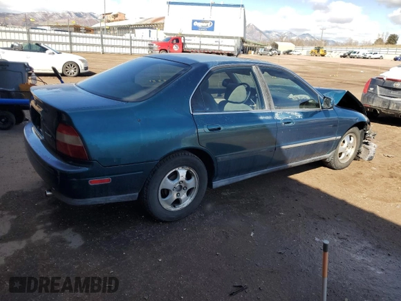 1995 Honda Accord LX with VIN 1HGCD5639SA060941, listed as a Copart auction lot 47767745 with 247,337 mi miles and Salvage Title. Bid and sale history available at DreamBid. Image 3.