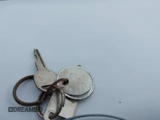 1988 Chevrolet Chevy Van z VIN 1GCEG25H7J7162793, wystawiony jako IAAI lot #38337335 z przebiegiem 156 268 mil mil oraz . Historia ofert i sprzedaży dostępna na DreamBid. Obrazek 11.