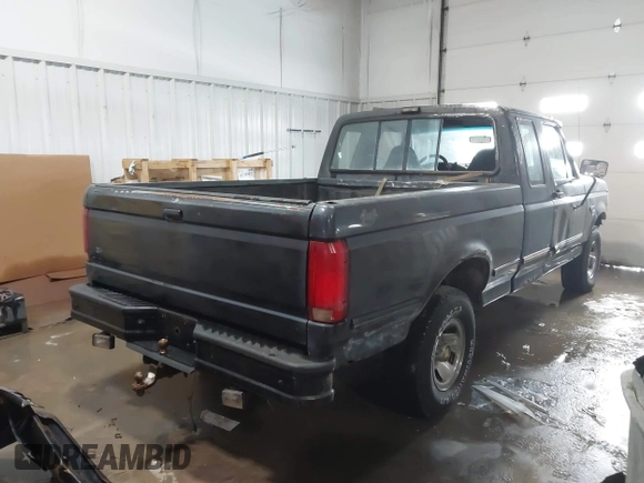 1992 Ford F-150 with VIN 1FTEX14N9NKA08784, listed as a IAAI auction lot 40251438 with 1 mi miles. Bid and sale history available at carsss.com. Image 4.