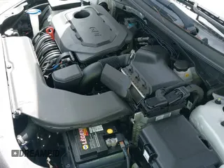 2017 Hyundai Sonata SE с VIN 5NPE24AF9HH501574, выставлен на аукционе IAAI как лот 41771130 с пробегом 86 101 миль миль и . История ставок и продаж доступна на DreamBid. Изображение 18.