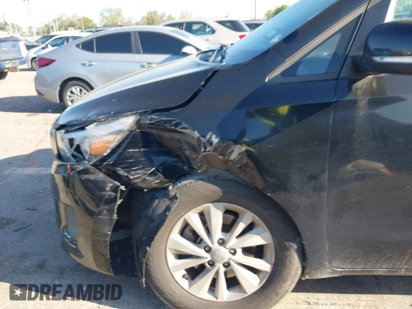 2017 Kia Sedona LX with VIN KNDMB5C19H6242467, listed as a IAAI auction lot 41836591 with 95,403 mi miles. Bid and sale history available at carsss.com. Image 6.