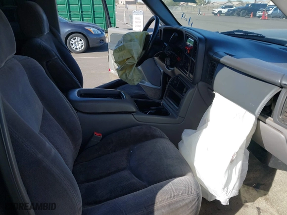 2003 Chevrolet Tahoe LS with VIN 1GNEC13V03R112315, listed as a IAAI auction lot 41424247 with 256,017 mi miles. Bid and sale history available at carsss.com. Image 5.