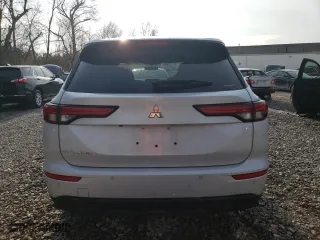 2024 Mitsubishi Outlander ES with VIN JA4J4UA82RZ063396, listed as a Copart auction lot 77793594 with 17,829 mi miles and Salvage Title. Bid and sale history available at carsss.com. Image 6.