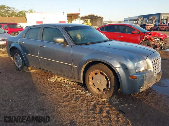 2007 Chrysler 300 Touring with VIN 2C3LA53G17H692540, listed as a IAAI auction lot 42021040 with 173,117 mi miles and . Bid and sale history available at carsss.com. Image 1.
