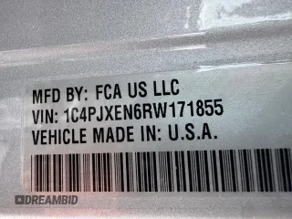 2024 Jeep Wrangler Sahara z VIN 1C4PJXEN6RW171855, wystawiony jako Copart lot #58272205 z przebiegiem 15 589 mil mil oraz Czysty tytuł • Clean title. Historia ofert i sprzedaży dostępna na DreamBid. Obrazek 10.