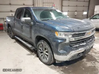 2022 Chevrolet Silverado 1500 LT with VIN 3GCPDKEK4NG530970, listed as a IAAI auction lot 41621631 with 70,637 mi miles. Bid and sale history available at carsss.com. Image 1.