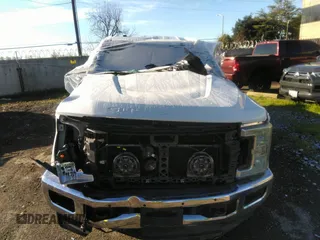 2018 Ford Super Duty F-250 SRW XL with VIN 1FT7W2BT9JEB27768, listed as a IAAI auction lot 41528069 with 110,274 mi miles. Bid and sale history available at carsss.com. Image 12.
