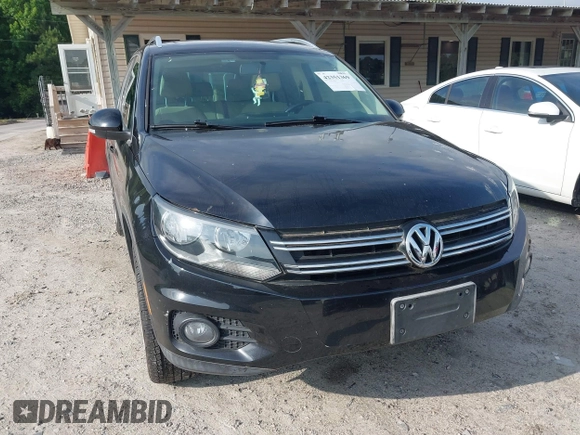 2012 Volkswagen Tiguan SE z VIN WVGAV7AX7CW535575, wystawiony jako IAAI lot #42351369 z przebiegiem 93 501 mil mil oraz . Historia ofert i sprzedaży dostępna na DreamBid. Obrazek 6.