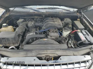 2004 Ford Explorer XLT z VIN 1FMZU73K14UB82819, wystawiony jako Copart lot #56733975 z przebiegiem 197 632 mil mil oraz Szkoda całkowita • Salvage title. Historia ofert i sprzedaży dostępna na DreamBid. Obrazek 12.