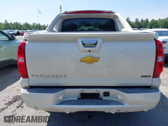 2013 Chevrolet Avalanche LTZ with VIN 3GNTKGE71DG122204, listed as a IAAI auction lot 42513923 with 152,733 mi miles and . Bid and sale history available at DreamBid. Image 16.